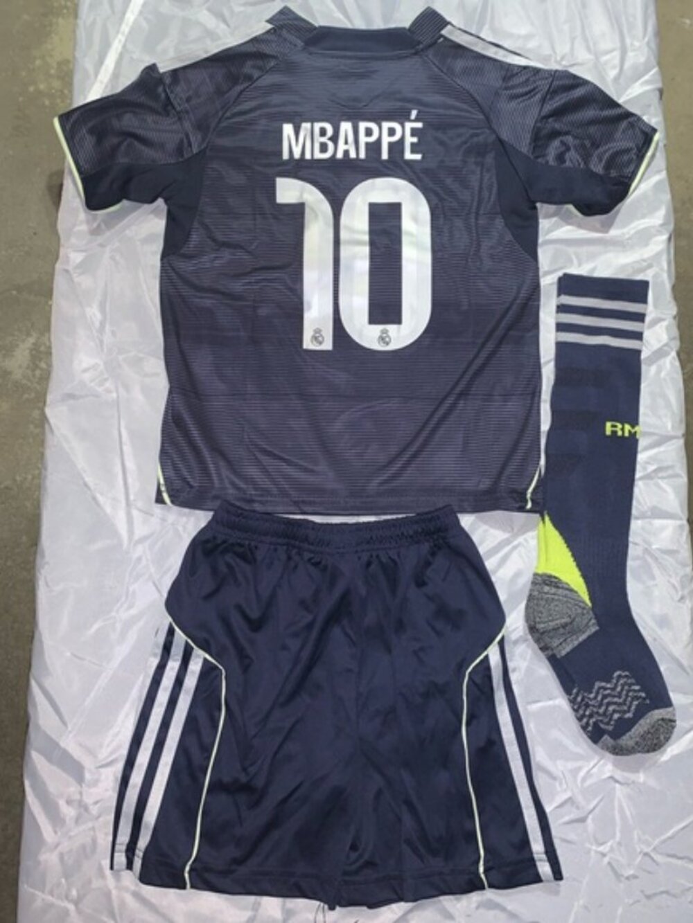 🌞⚽⚽ Real Madrid 25/26 Jerseys - Picture 10 of 12